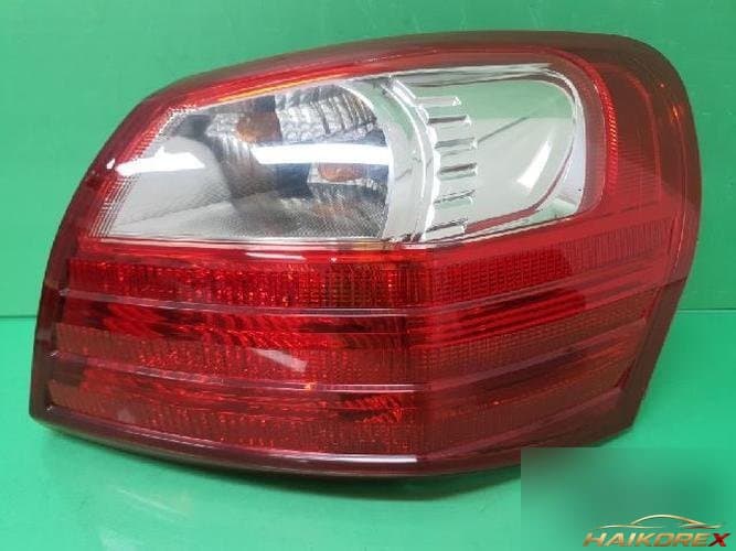Nissan Rogue 2010 — комбинированный фонарь задний правый