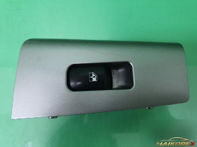 Hyundai Santa Fe 2010 — кнопка стеклоподъемника