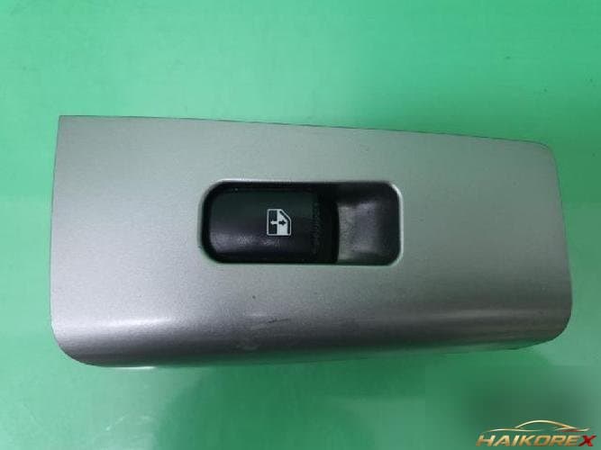 Hyundai Santa Fe 2010 — кнопка стеклоподъемника 1