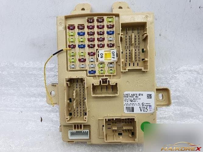 Hyundai Granzer 2012 — блок предохранителей салонный 95400-3V050