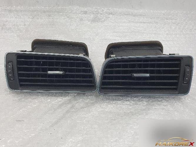 Volkswagen Passat 2013 — дефлектор воздуховода боковой 561 819 704