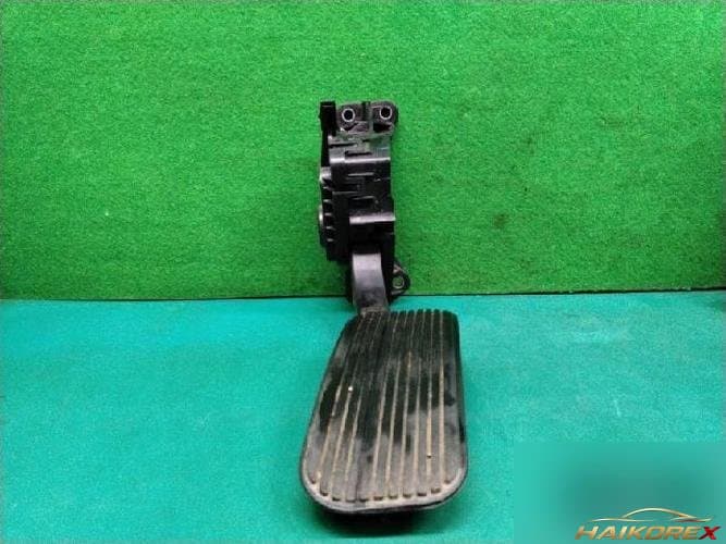 Ford MKS 2014 — педаль акселератора DG1Z-9F836-C