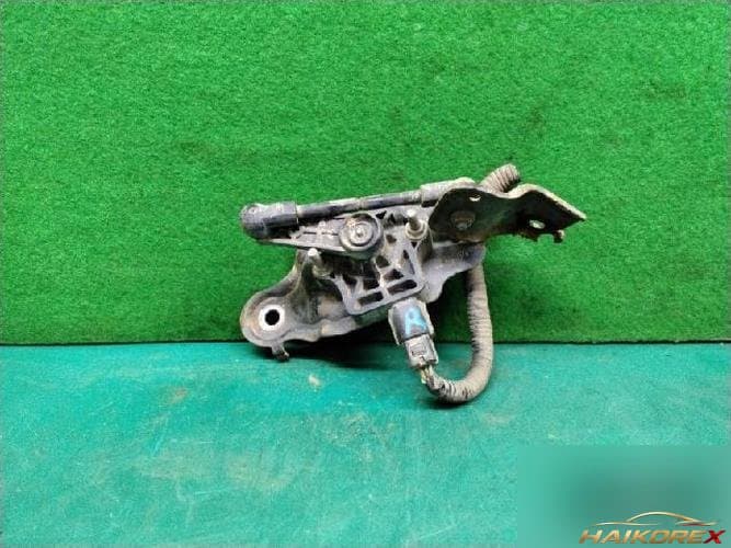 Ford MKS 2014 — датчик высоты DE9Z-5A967-D
