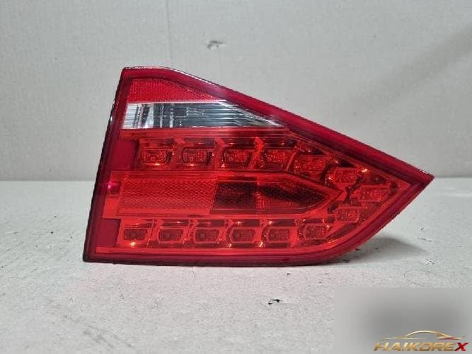 Audi A4 2014 — белые фонари багажника 8K5945094