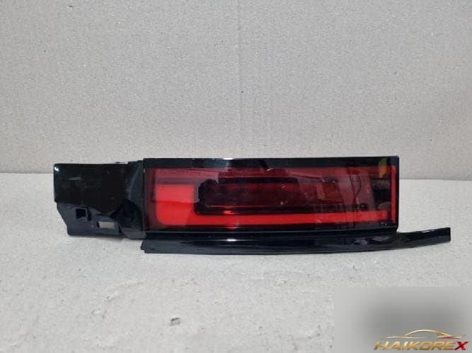 Land Rover Range Rover 2023 — задняя фара белая N9X2-13A420-AD