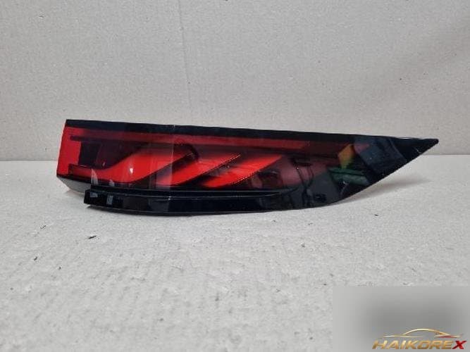 Land Rover Range Rover 2023 — комбинированный задний фонарь правый N9X2-13404-AE