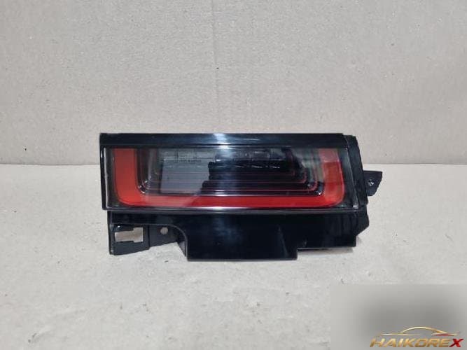 Land Rover Range Rover Evoque 2022 — накладка двери багажника левая K8D2-13A421