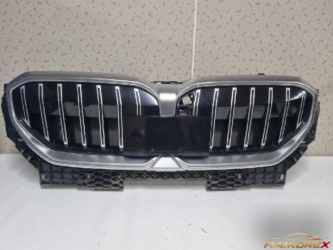BMW 5 Series 2025 — решётка радиатора 51118084683