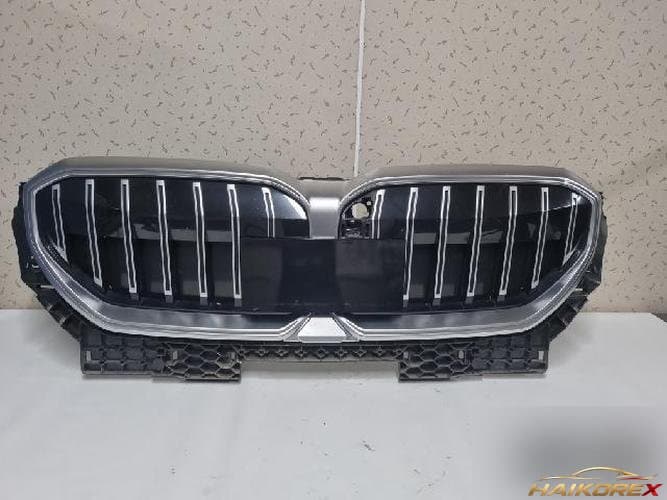 BMW 5 серия 2025 — решетка радиатора 51118084683