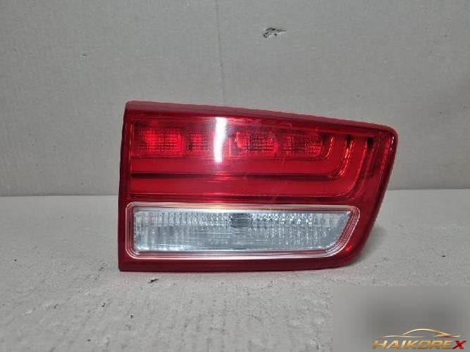 Kia Carnival 2016 — накладка двери багажника левая 92405-A9100