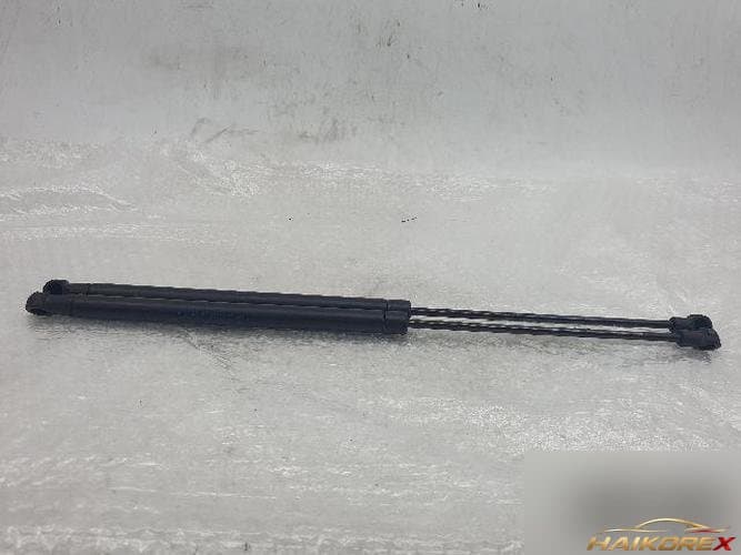Audi A8 2011 — накладка крышки багажника 4H0 827 551 B