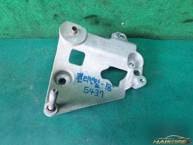Ford Continu­ental 2018 — кронштейн компрессора кондиционера F2GE-8D611-BA