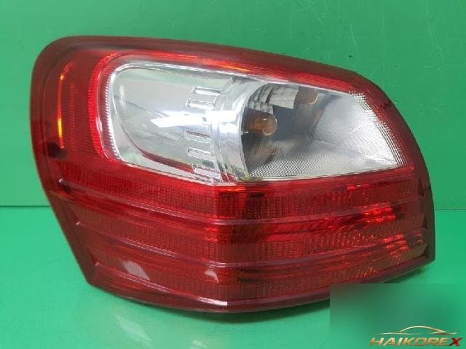 Nissan Rogue 2010 — задний фонарь в сборе левый