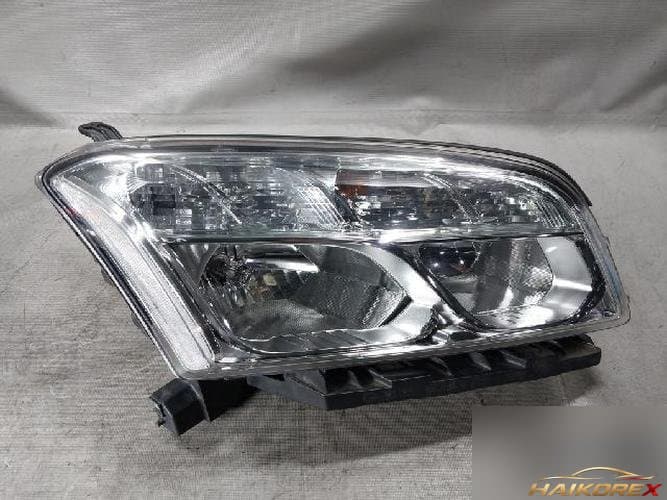 Chevrolet Trax 2016 — фара правая 3