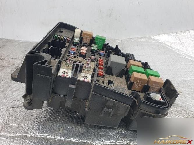 Kia K9 2013 — блок предохранителей моторного отсека