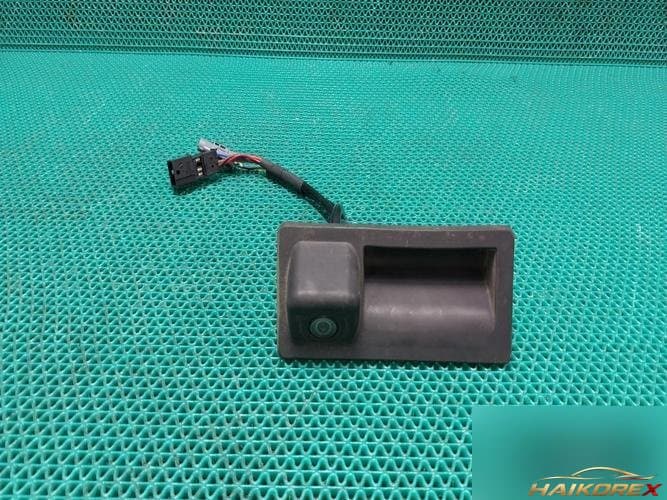 Audi A3 2020 — модуль задней камеры с ручкой багажника 8V0827566B