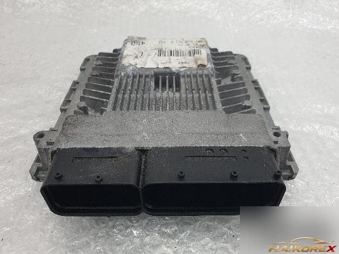 Audi A6 2011 — блок управления двигателем ECU 4F1 910 551 D