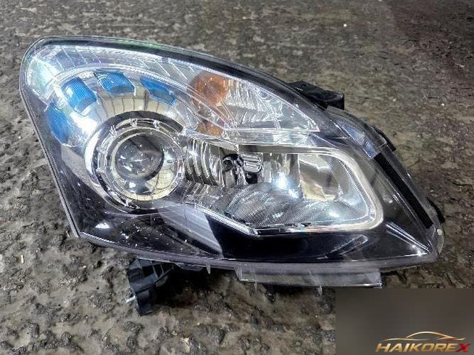 Renault QM5 2010 — фара левая HID