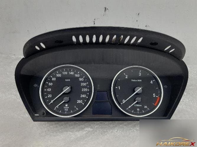 BMW X5 2011 — панель приборов дизельная