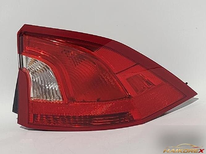 Volvo S60 2015 — комбинированный фонарь задний правый (LED)