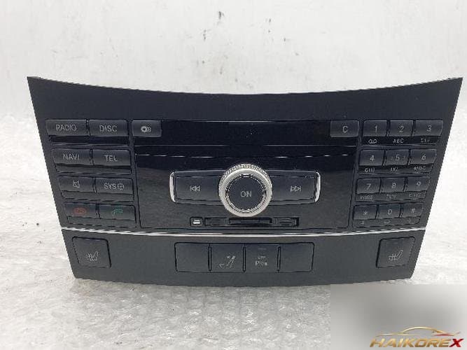 Mercedes-Benz E-Class W212 2010 — панель управления аудиосистемой A2129008404