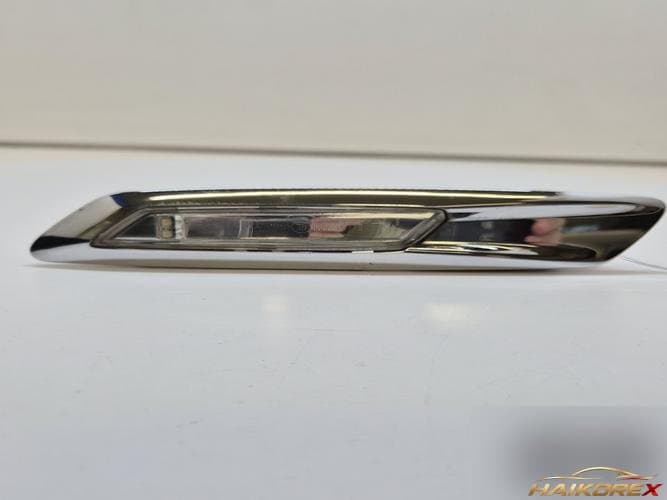 BMW 5 Series 2011 — боковой указатель поворота правый 7154168