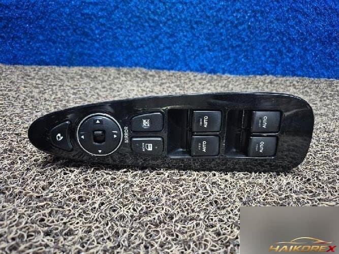Hyundai Genesis 2012 — блок кнопок стеклоподъемников 935703M112 PB2