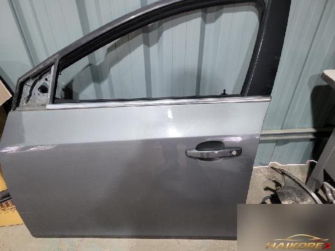 Chevrolet Cruze 2010 — дверь передняя левая (водительская)