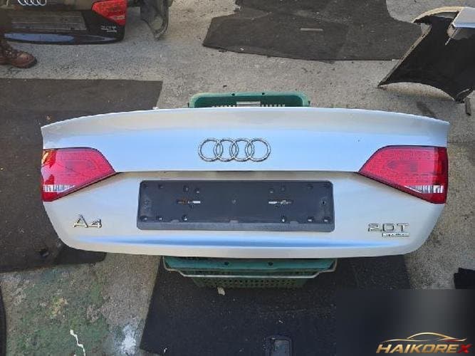 Audi A4 2010 — крышка багажника