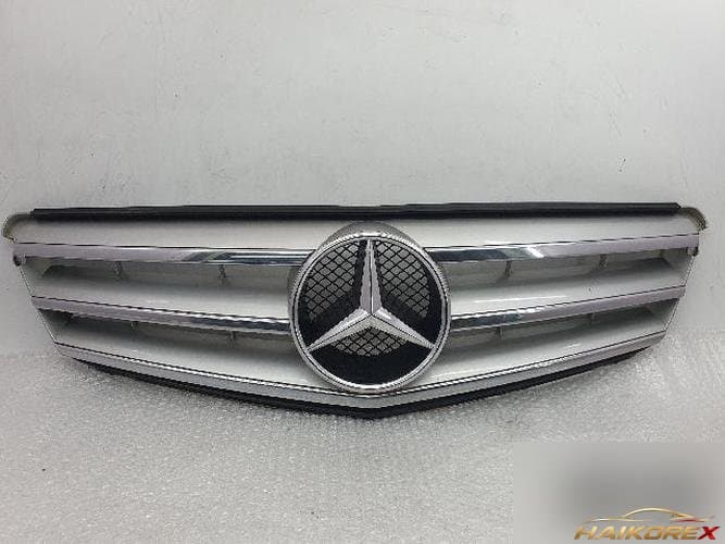 Mercedes-Benz C-класс 2010 — решётка радиатора A2078880260