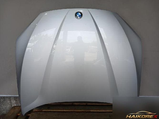BMW X1 2011 — капот