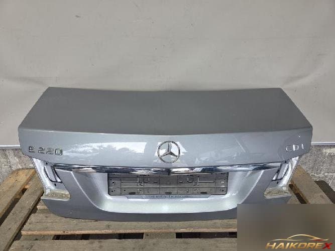 Mercedes-Benz E-Class W212 2014 — крышка багажника