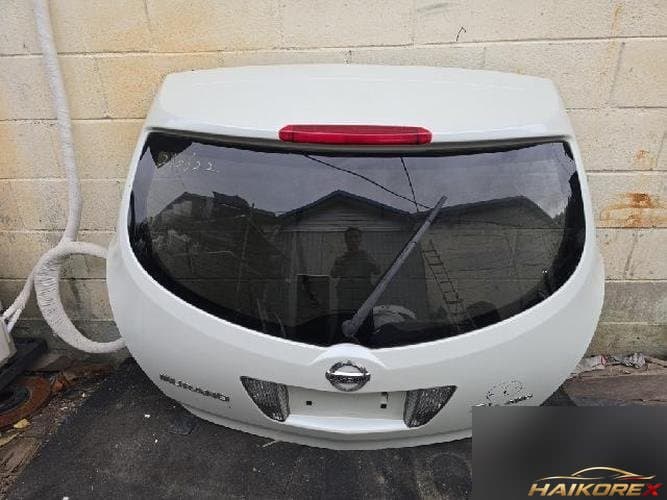 Nissan Juke 2006 — дверь багажника белая