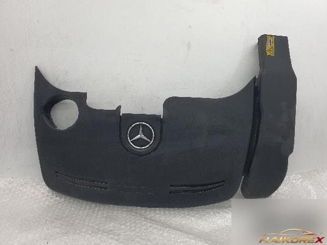 Mercedes-Benz CLS-Class 2013 — крышка двигателя A2760100367