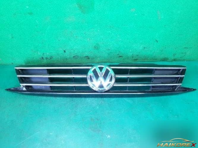 Volkswagen Jetta 2015 — решётка радиатора 5C6853651AJ