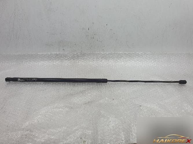 Audi A4 2013 — амортизатор капота 8T0 823 359
