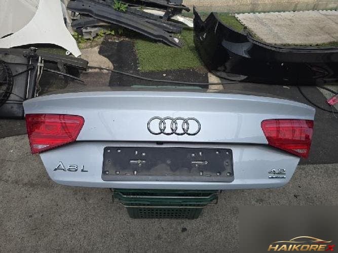 Audi A8 2012 — крышка багажника 4