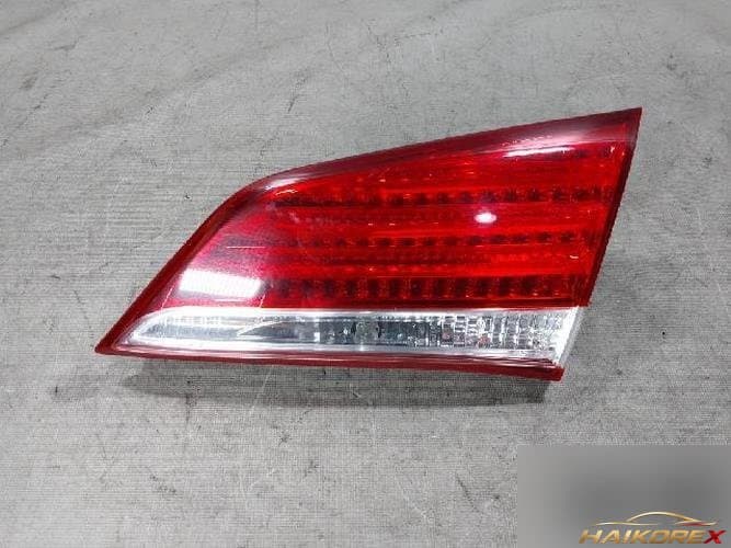 Hyundai i40 2012 — накладка крышки багажника (с фонарём) 2