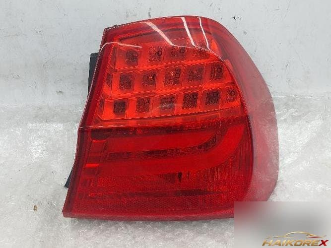 BMW 3 серия 2011 — комбинированный задний фонарь правый (пассажирский) 7289426