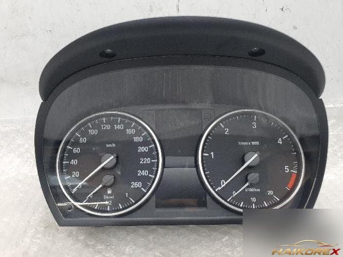 BMW 3 Series 2011 — панель приборов дизель 9242346-01