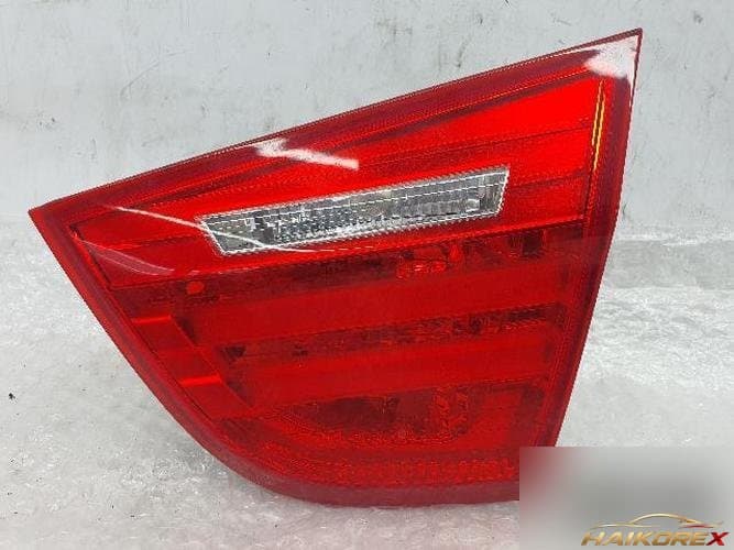 BMW 3 Series 2011 — задний фонарь правый (белый)