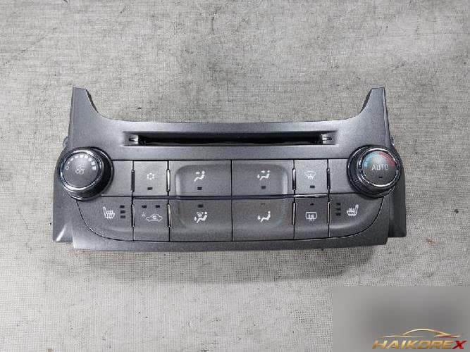 Chevrolet Malibu 2015 — переключатель управления отоплением и кондиционером