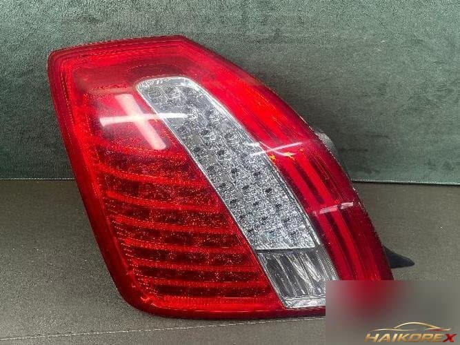 Kia Opirus 2010 — комбинированный фонарь задний левый