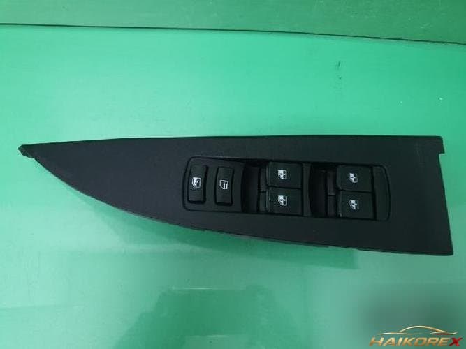KG Mobility Korando 2012 — кнопка стеклоподъемника переднего левого