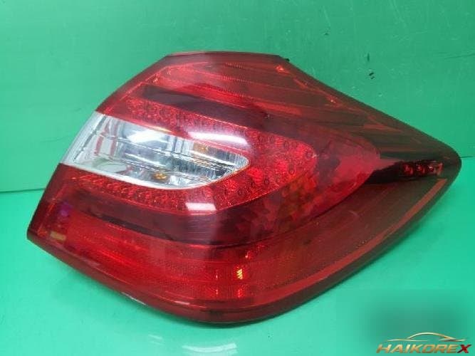 Hyundai Genesis 2012 — комбинированный фонарь (задний) правый 92402-3M2
