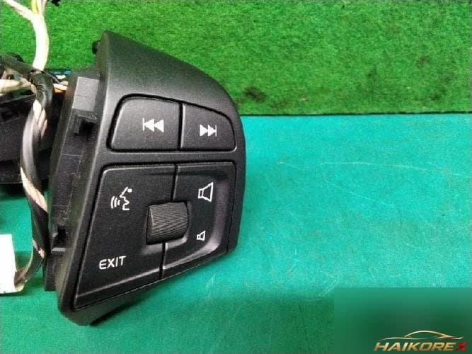 Volvo S60 2016 — кнопка/переключатель рулевой правый 31334463