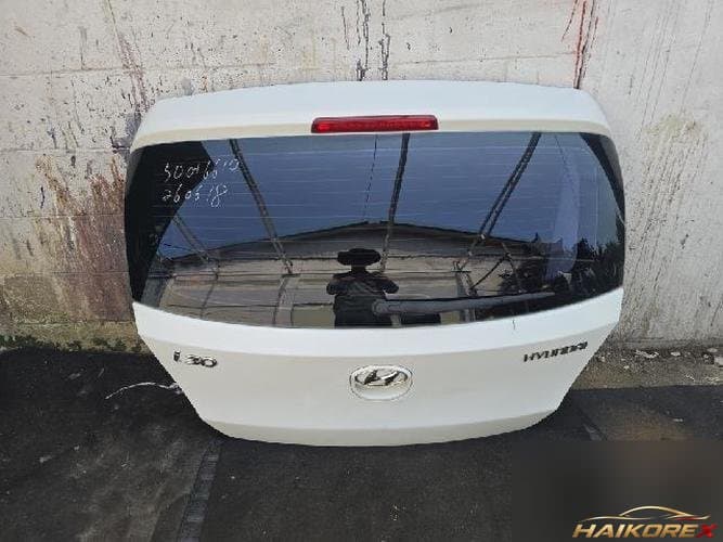 Hyundai i30 2008 — дверь багажника
