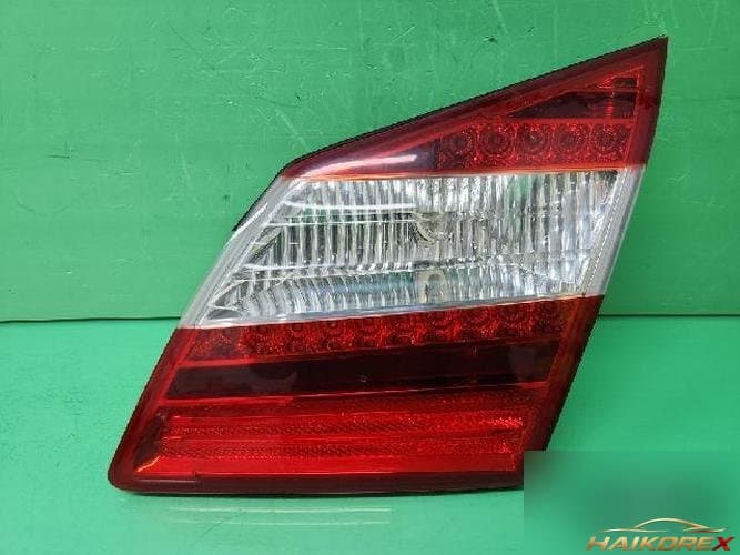 Hyundai Genesis 2012 — подсветка багажника (белая)