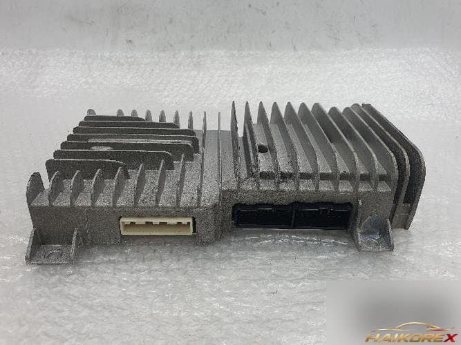 Renault SM7 2011 — усилитель BOSE 56261 52700 52701