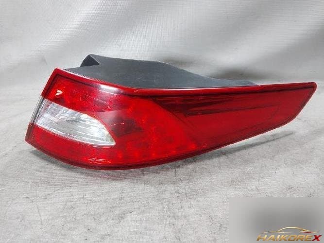 Kia K5 2012 — задний комбинированный фонарь правый
